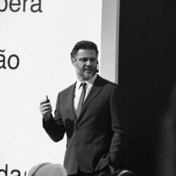 Rildo Lasmar realiza palestra no maior congresso internacional da América Latina, em São Paulo