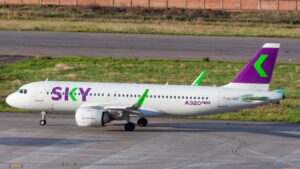Leia mais sobre o artigo SKY Airline fortalece sua presença no Brasil com novos voos diretos entre Salvador e Santiago, no Chile