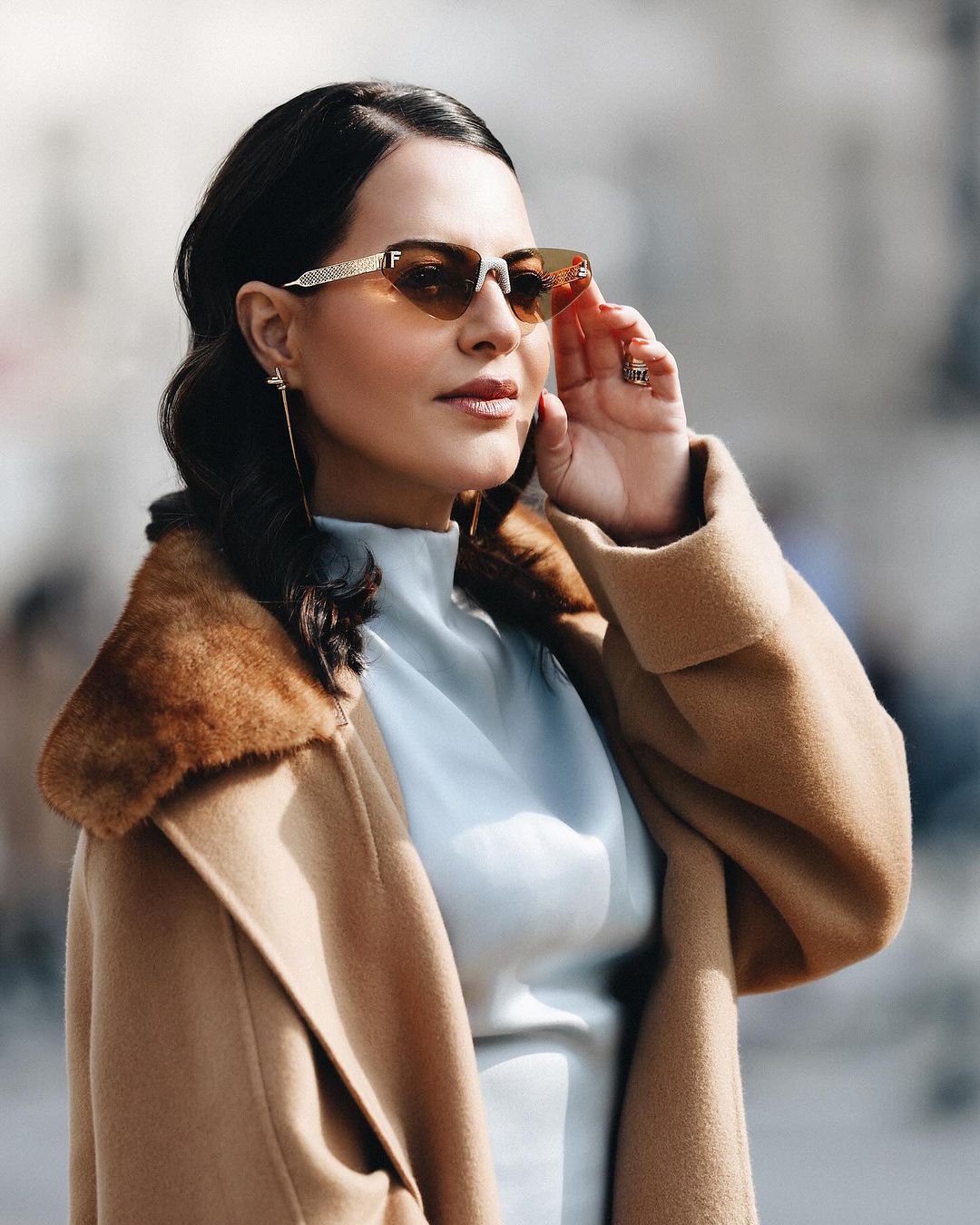 No momento, você está visualizando Empresária Emmanuelle Louza na Semana de Moda em Milão