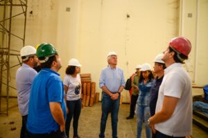 Leia mais sobre o artigo <em>Caiado vistoria obras de restauração da Catedral de Sant’Ana, na cidade de Goiás</em>