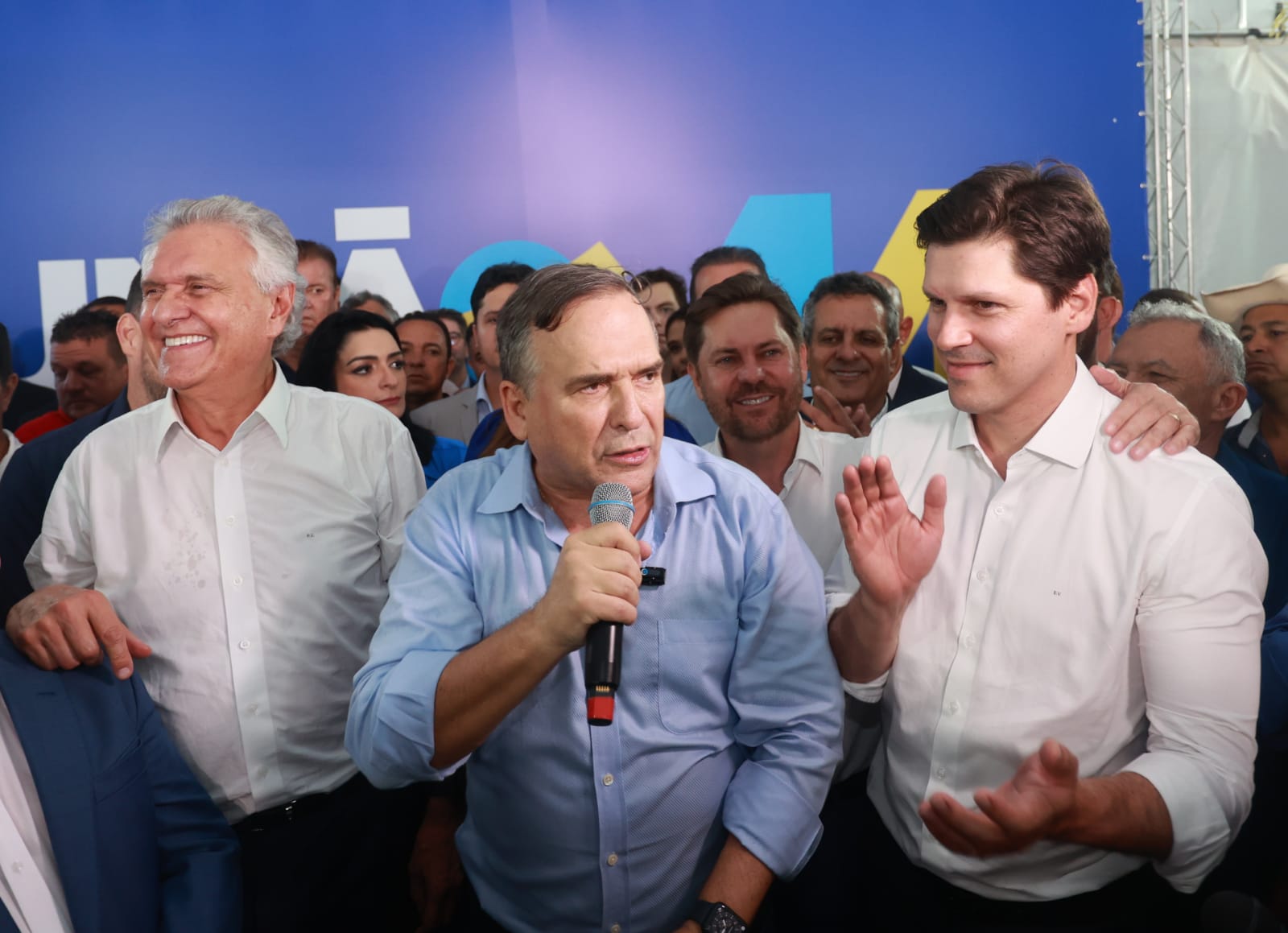 No momento, você está visualizando Vice-governador prestigiou, nesta quinta-feira, 4/4, a filiação de Mabel, pré-candidato à prefeitura da capital