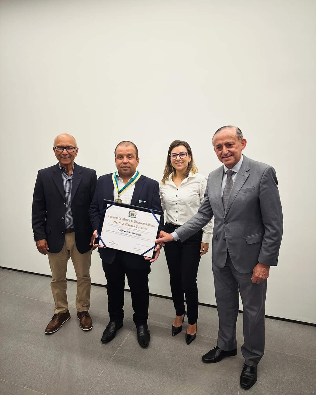 No momento, você está visualizando Felipe Inácio Recebe Comenda do Mérito Social Gercina Borges Teixeira