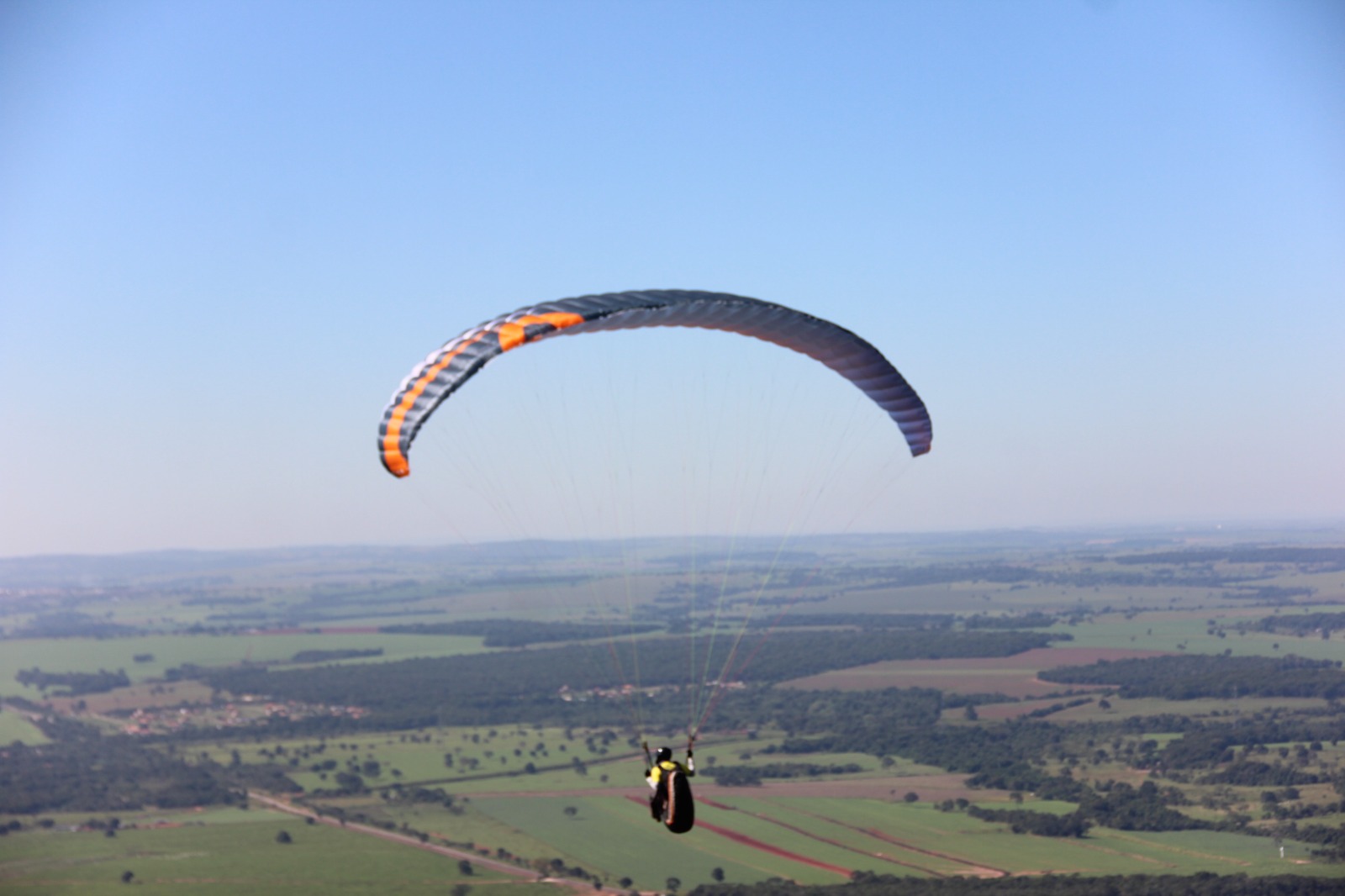 Você está visualizando atualmente Circuito de Parapente colore o céu de Jandaia neste fim de semana