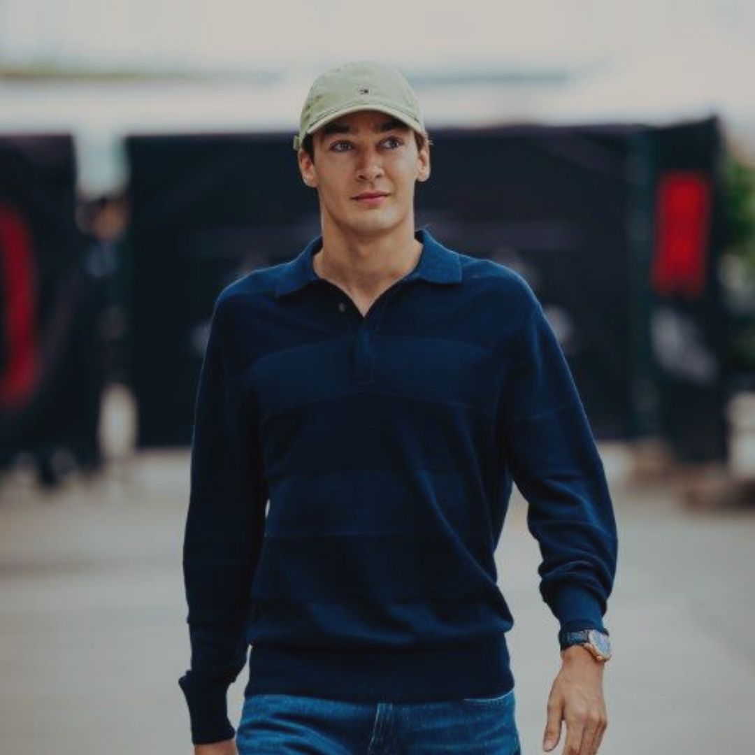 No momento, você está visualizando Lewis Hamilton e George Russell vestem Tommy Hilfiger e Tommy Jeans durante o Grand Prix da China