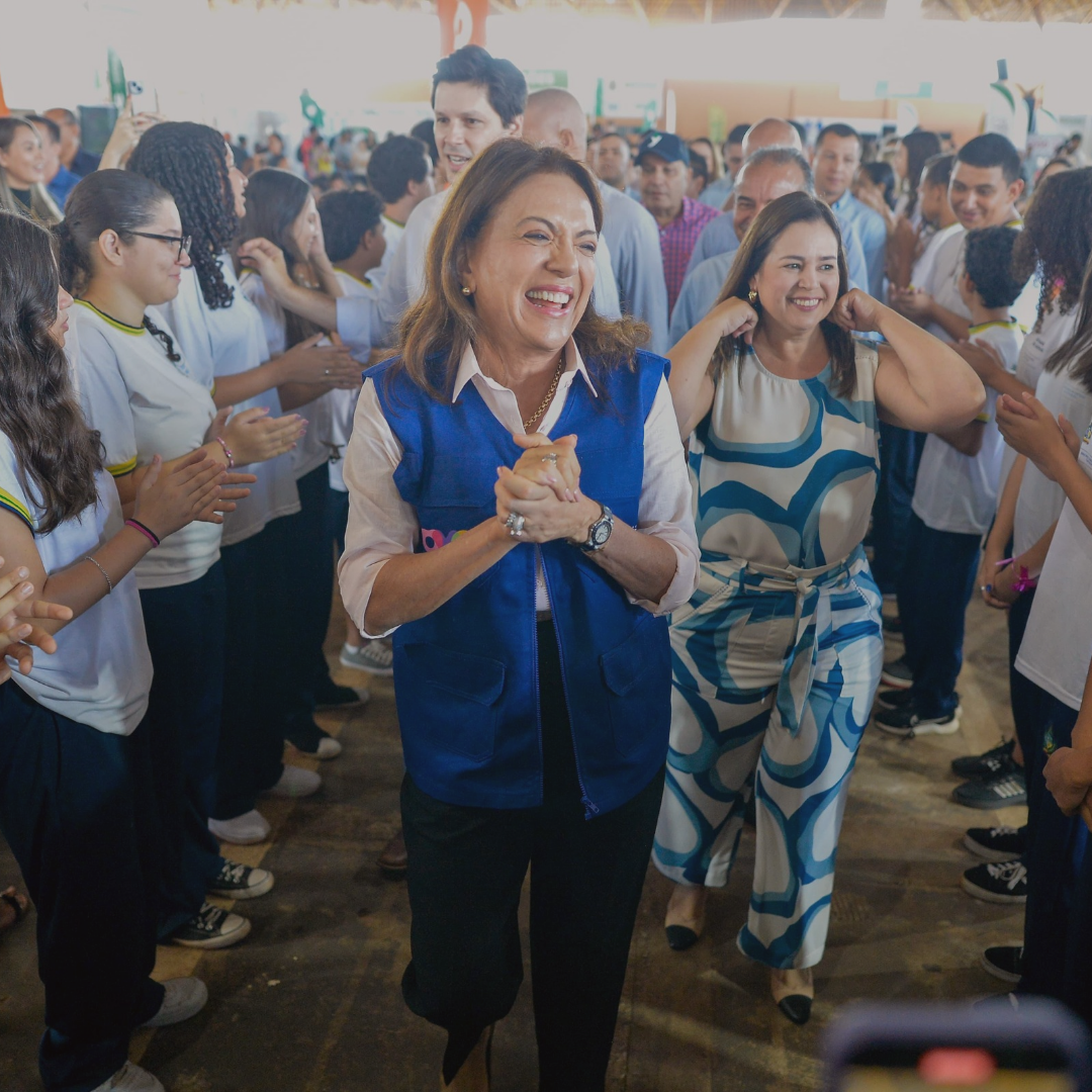 Você está visualizando atualmente <em>Gracinha Caiado entrega benefícios do Goiás Social em Jataí</em>