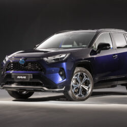Novo Toyota RAV4 Plug-In Hybrid chega ao mercado brasileiro