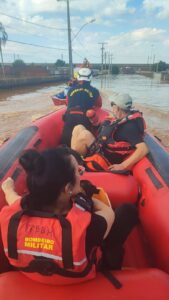 Leia mais sobre o artigo Bombeiros de Goiás chegam ao Rio Grande do Sul e iniciam resgate
