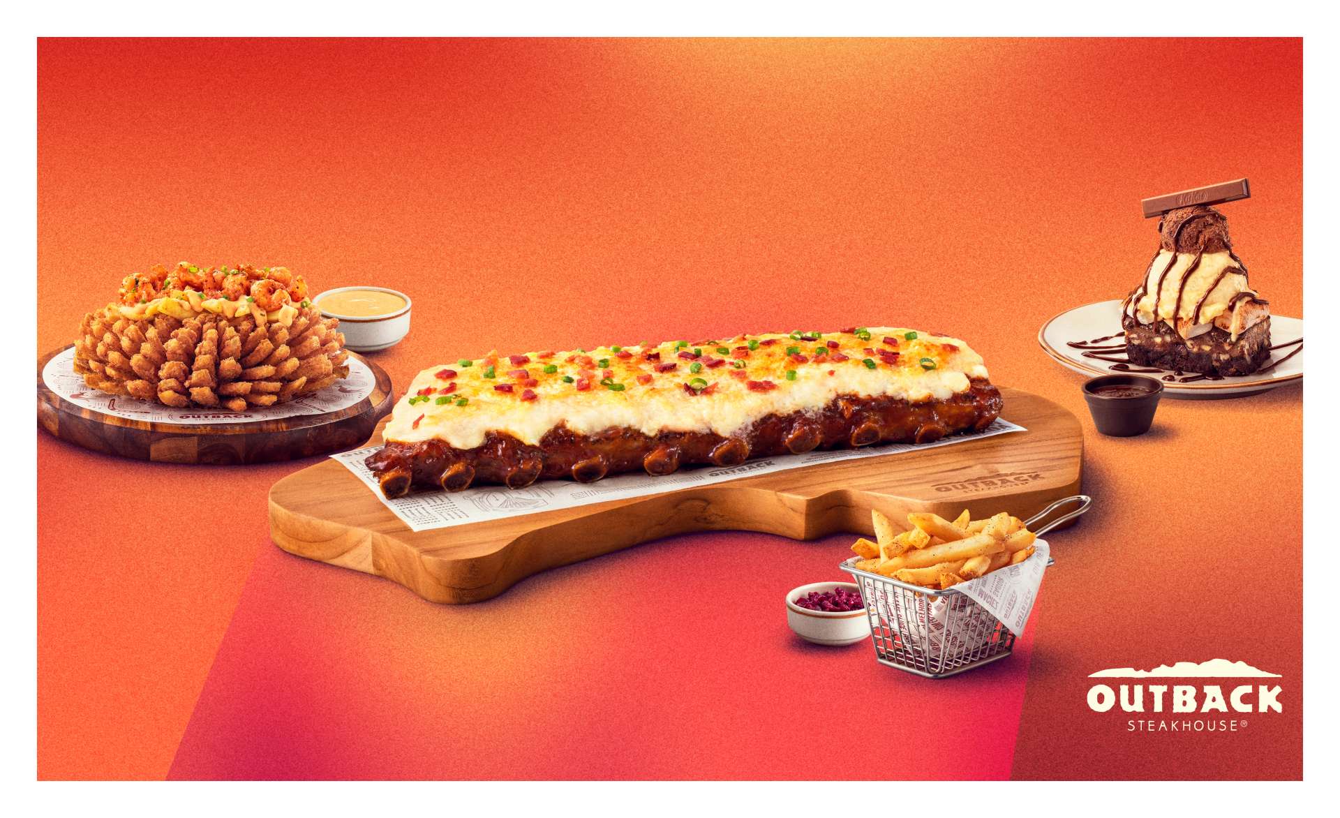No momento, você está visualizando Luz, câmera, ação: Outback inova e lança torre Bloomin’ Onion com camarões, Ribs com Catupiry® Original e sobremesa de brownie, KitKat® e marshmallow