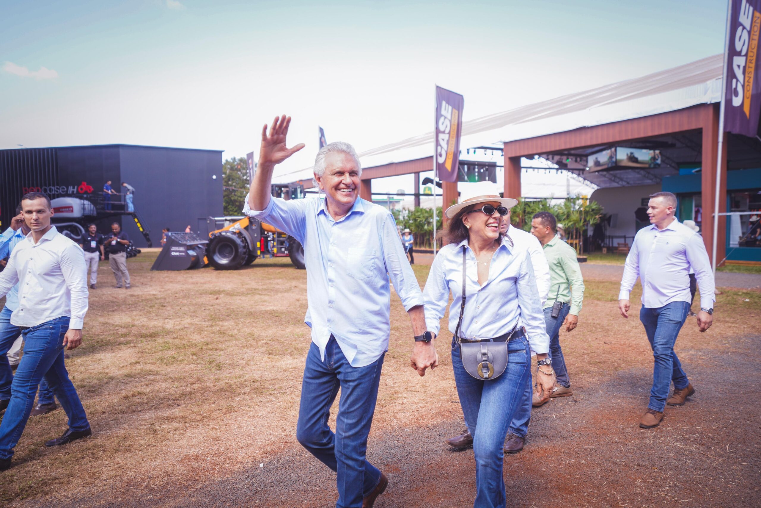 Você está visualizando atualmente <em>Caiado visita Agrishow em Ribeirão Preto e defende investimento em tecnologia para o campo</em>