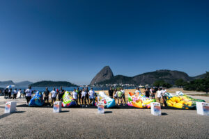 Leia mais sobre o artigo Tenisões símbolos da Maratona do Rio já podem ser vistos pela cidade