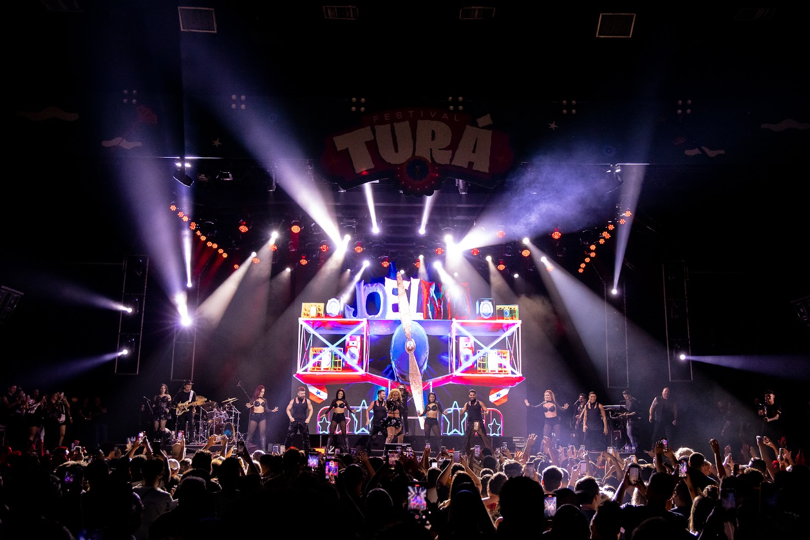 No momento, você está visualizando TURÁ Recife entrega shows emblemáticos em seu primeiro dia