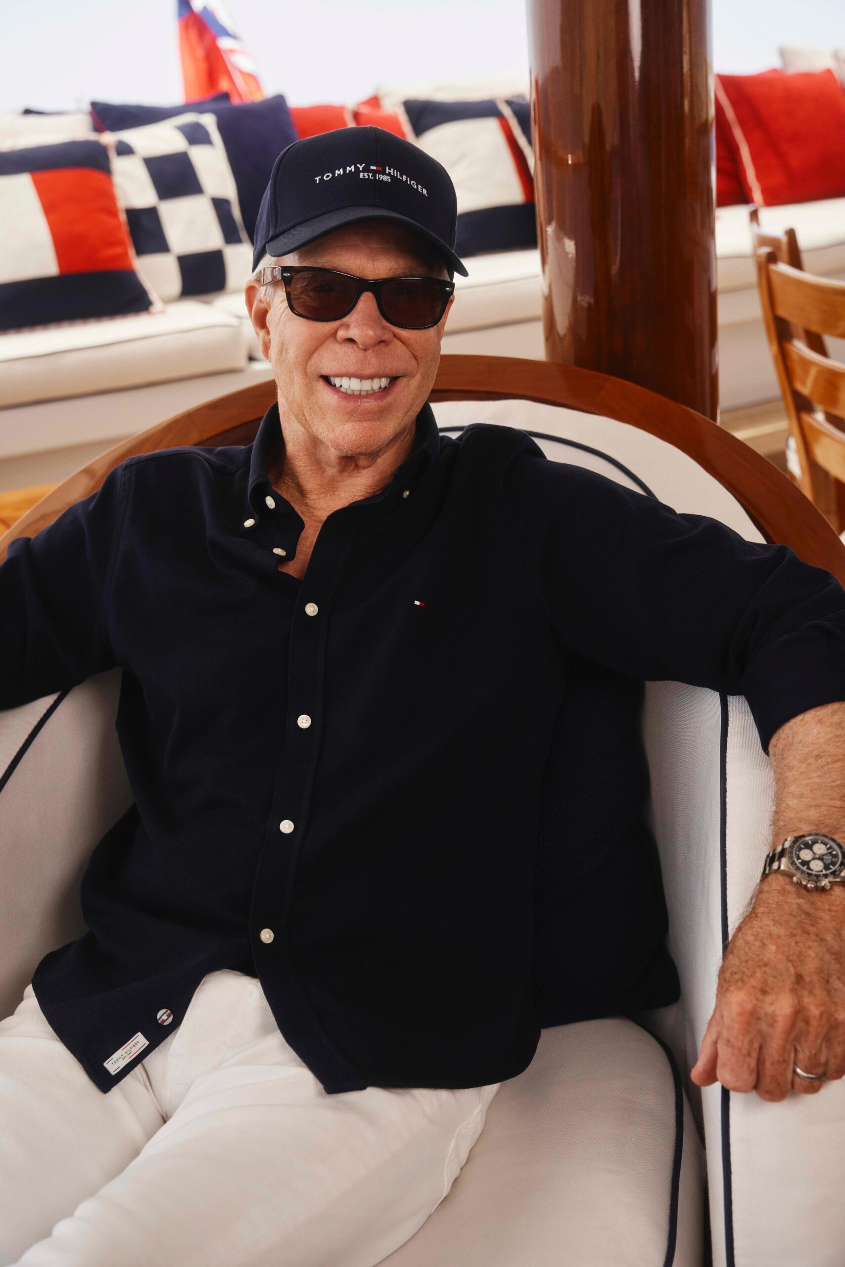 No momento, você está visualizando Tommy Hilfiger dá nova interpretação aos marcos icônicos de NYC para a Semana de Moda