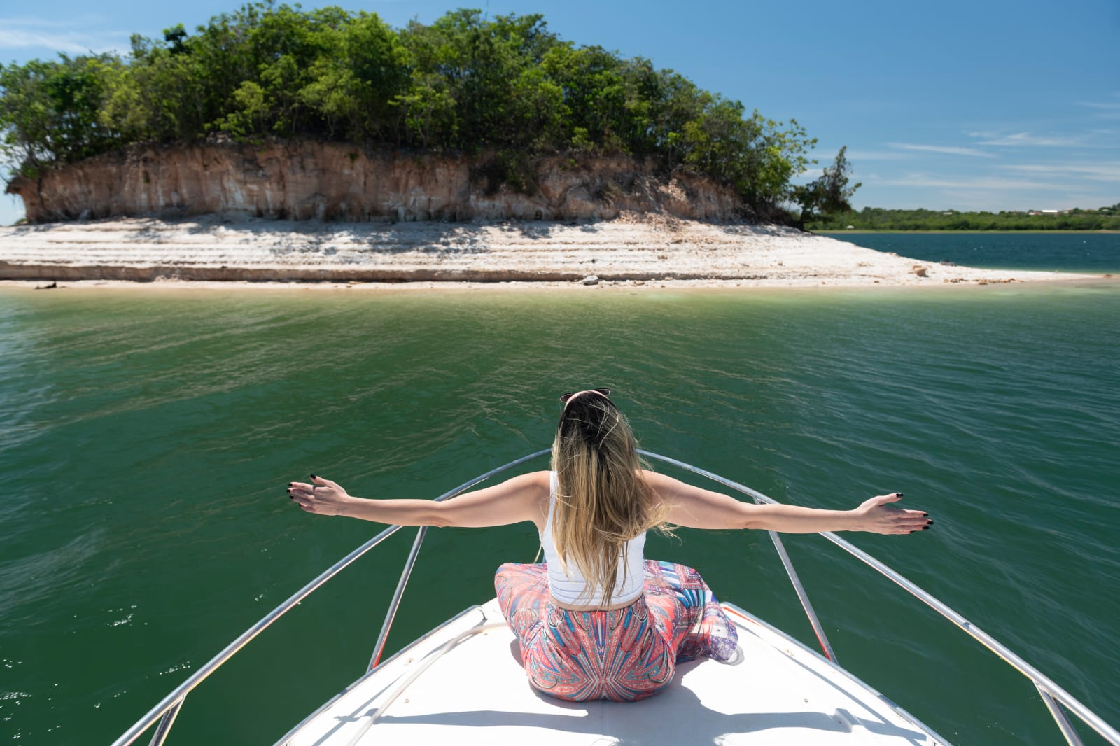 No momento, você está visualizando Governo de Goiás promove Turismo Naútico e de Pesca Esportiva na maior feira do segmento da América Latina