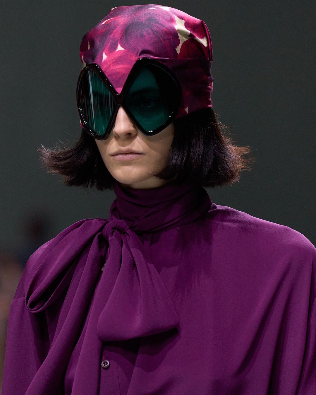 No momento, você está visualizando Acessórios Futuristas e Inovação: A Nova Coleção de Miuccia Prada e Raf Simons