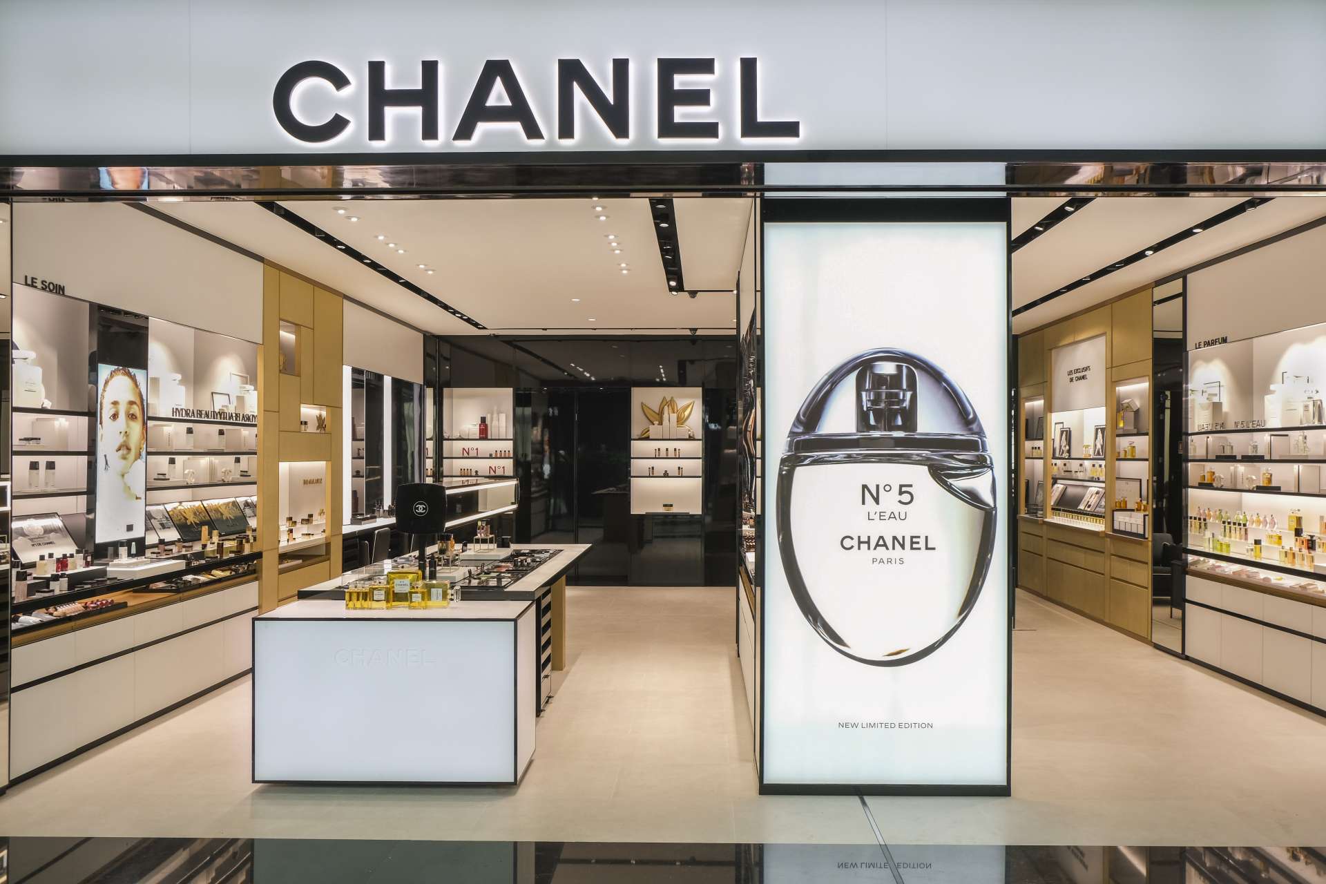 No momento, você está visualizando Chanel traz ao shopping goiano sua maior boutique de Fragrance & Beauty do Brasil