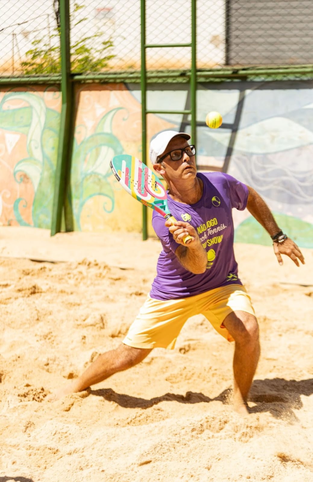 No momento, você está visualizando Pioneiro do Beach Tennis em Goiás, François D´Herbomez, dará aulas experimentais da modalidade neste sábado