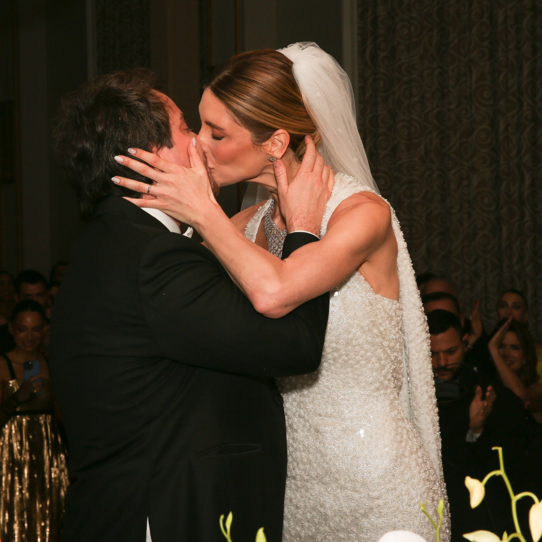 No momento, você está visualizando Casamento do dermatologista das celebridades reúne cerca de mil convidados e ocupa praticamente todos os salões do Copacabana Palace