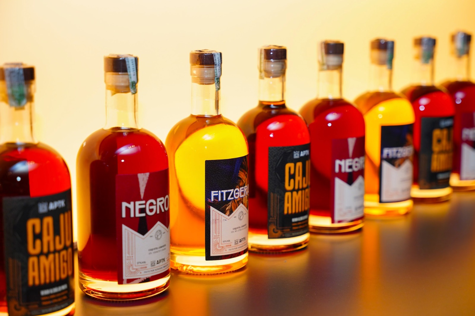No momento, você está visualizando Com a tendência de coquetéis engarrafados, APTK SPIRITS chega a Goiânia no próximo mês