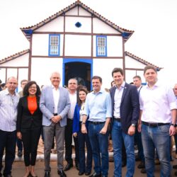Caiado entrega restauração de Igreja do Nosso Senhor do Bonfim, em Silvânia