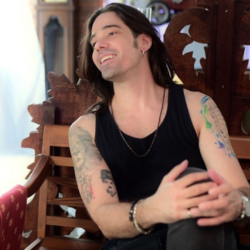 Cantor Pedro Scalon se prepara para o lançamento do novo álbum “Reflexo de Nós”