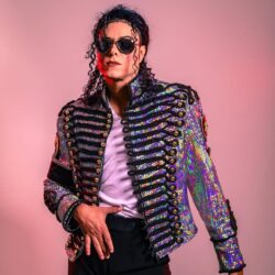 Rodrigo Teaser faz tributo a Michael Jackson em Goiânia