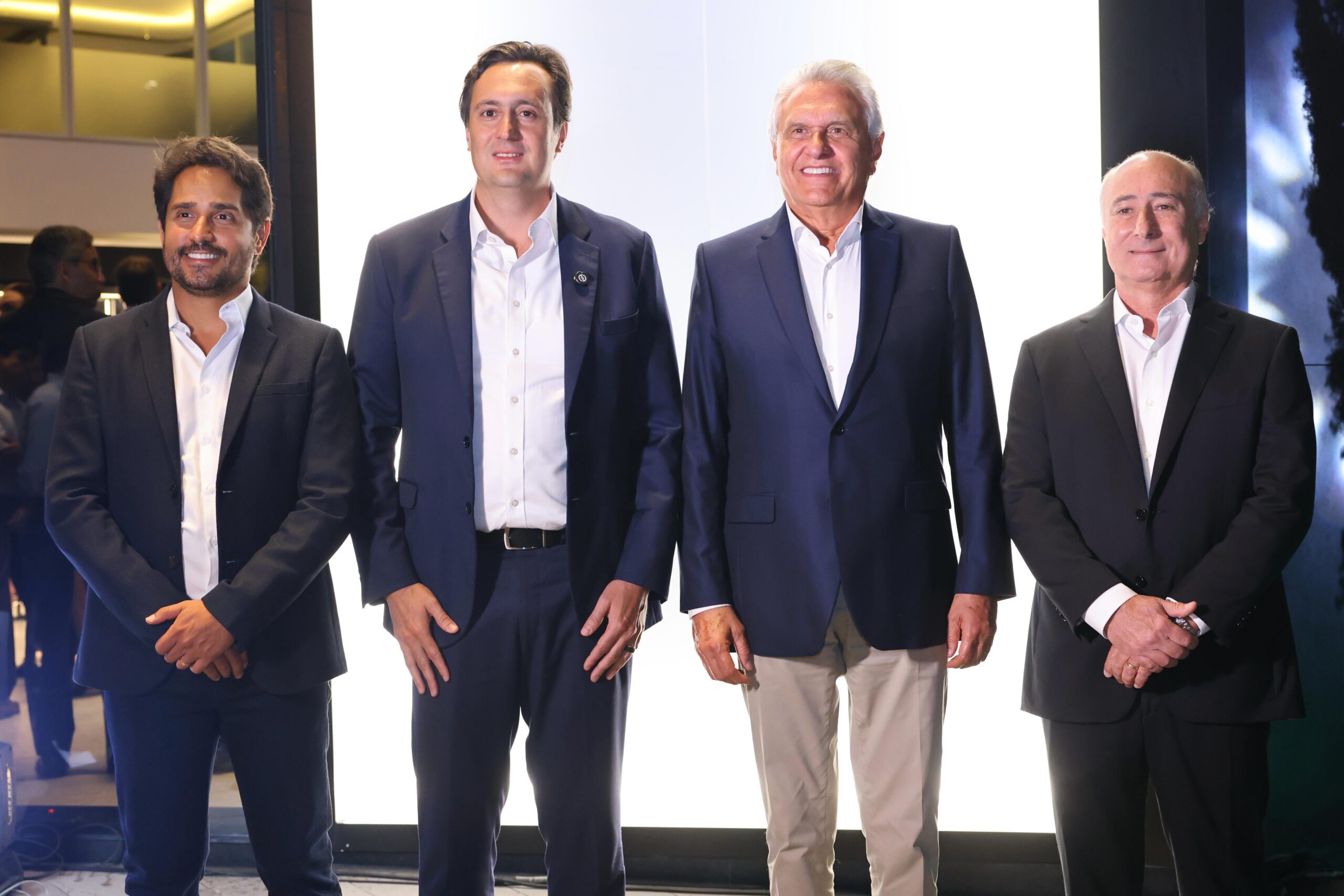 No momento, você está visualizando Caiado participa da inauguração do Espaço XP em Goiânia
