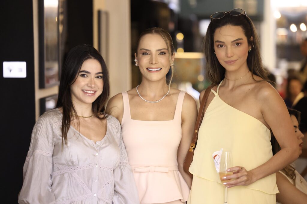 Thalita Fresneda Castro reúne 70 mulheres em almoço especial