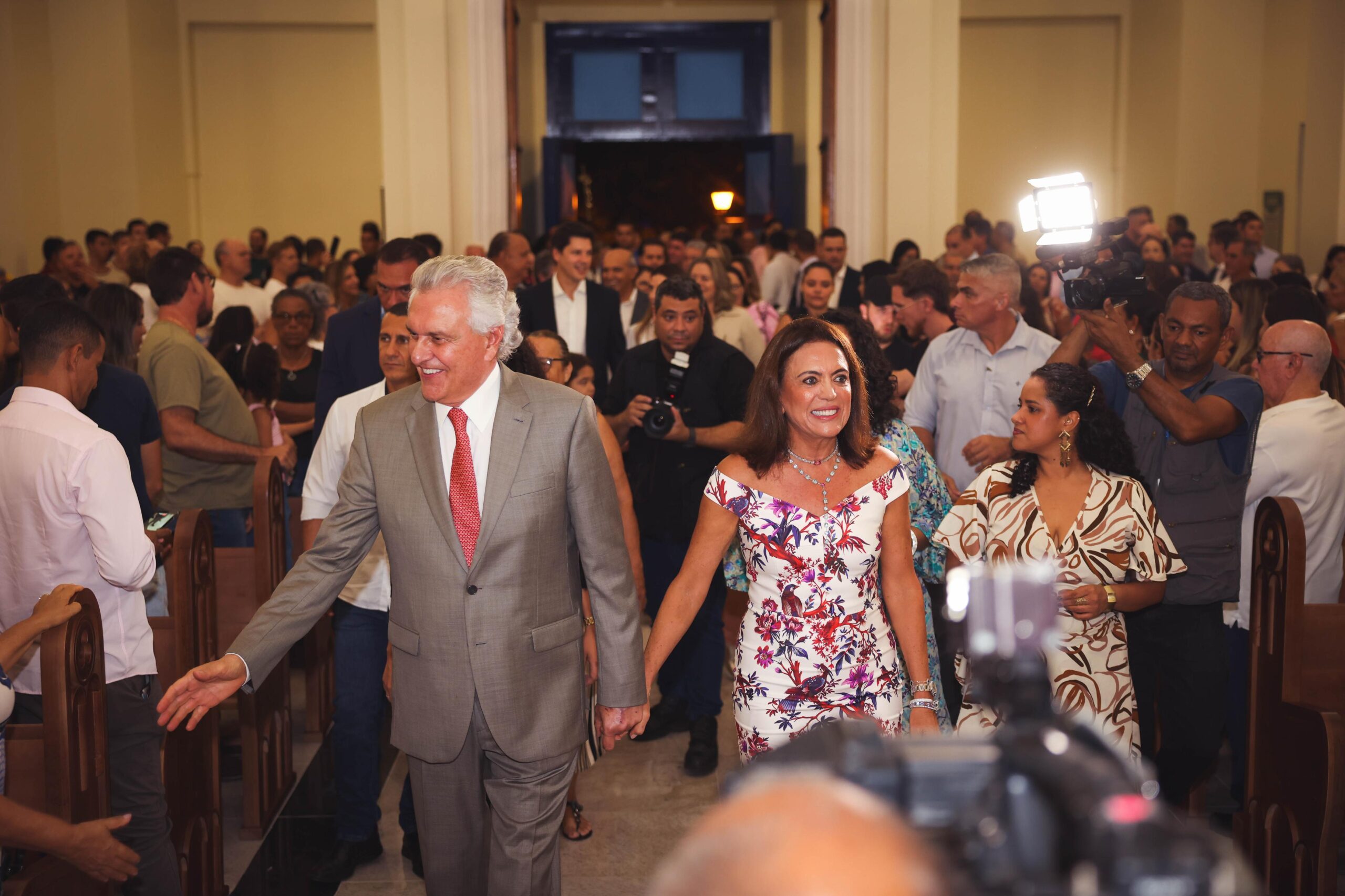 No momento, você está visualizando Ronaldo e Gracinha Caiado na solenidade de entrega da restauração da Catedral Matriz de Sant’Ana, na Cidade de Goiás