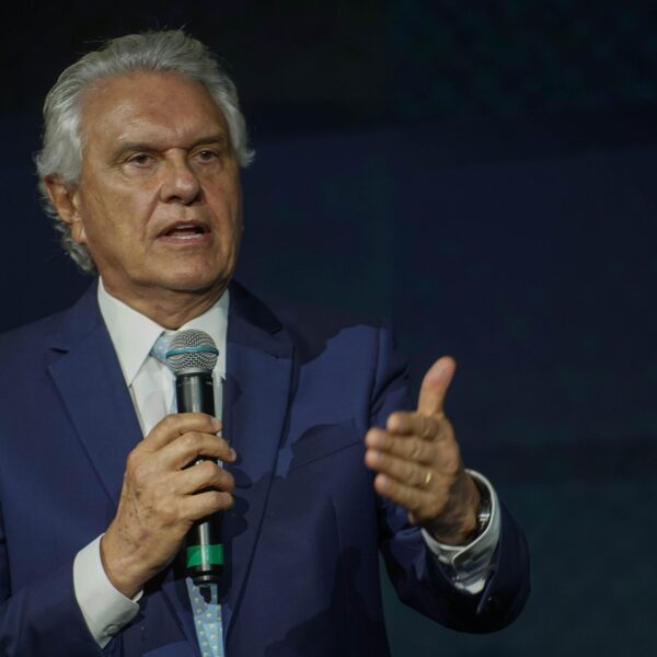 Caiado destaca economia goiana na posse da diretoria da Adial
