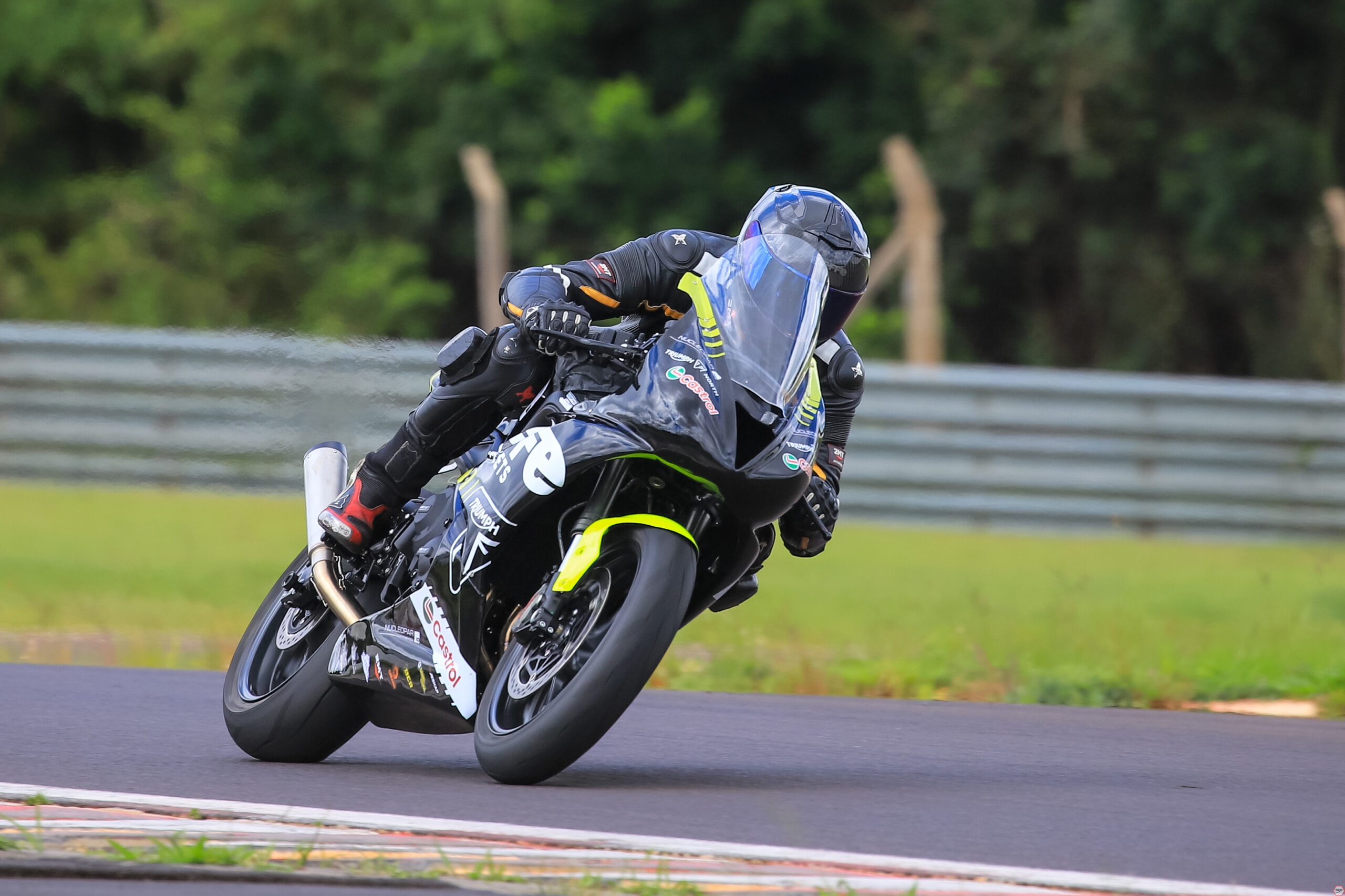 No momento, você está visualizando Triumph estreia com estilo a Street Triple 765 no MOTO1000GP