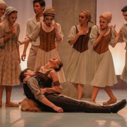 Teatro Escola Basileu França encena clássico “Romeu e Julieta”