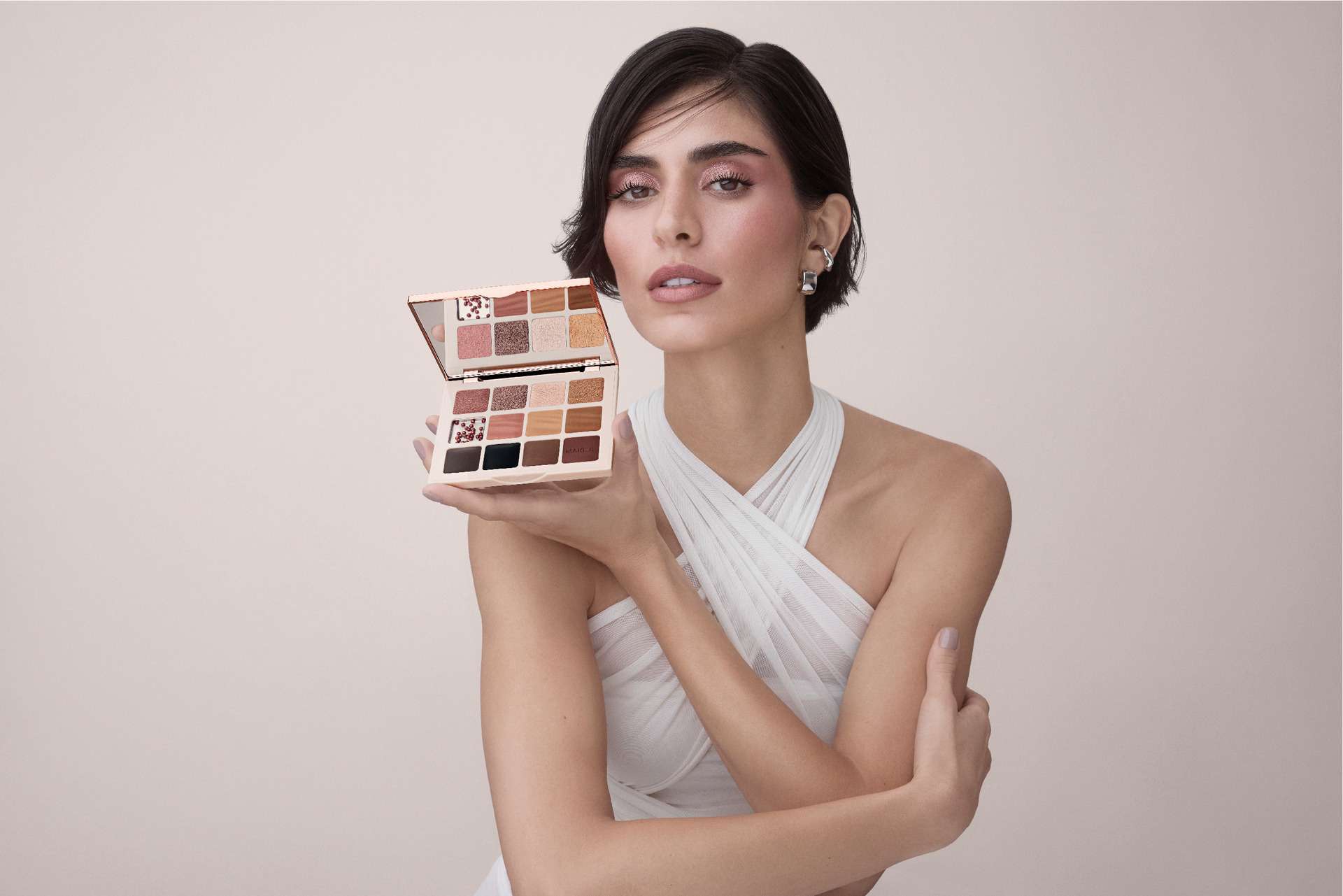 No momento, você está visualizando Make B. traz de volta a linha Urban Ballet com elegância