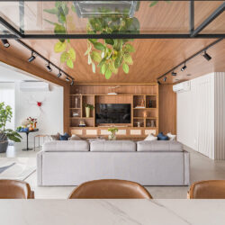 Estantes: protagonistas do décor da sala