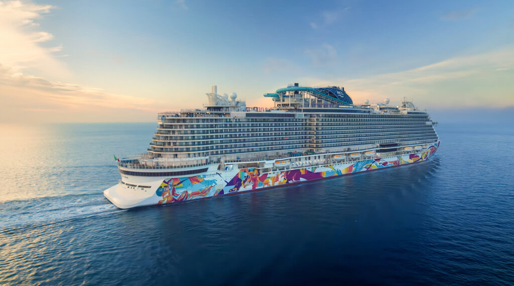 Norwegian Aqua estreia como navio mais novo em Port Canaveral