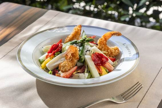 Bistrô L’Hotel oferece almoço especial com menu de Luiz Pinheiro