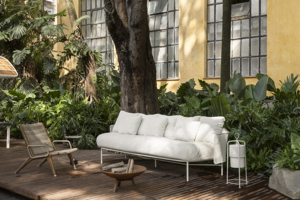 Mônica Costa assina lounge que valoriza natureza e história