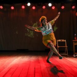 Teatro Sesc Centro recebe espetáculo sobre amor próprio
