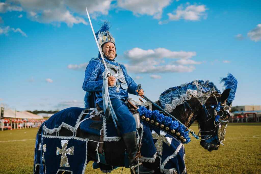 São Francisco de Goiás realiza cavalhadas neste fim de semana