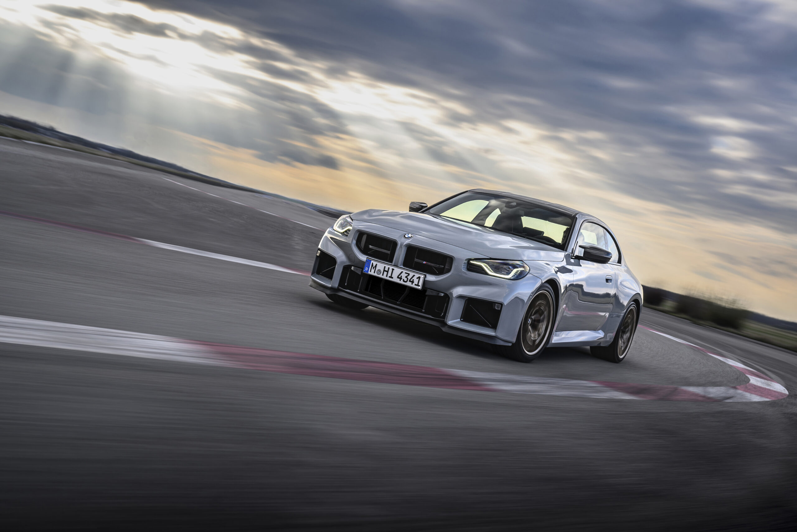 No momento, você está visualizando BMW M2 CS: 530 cv e aceleração em menos de 4 segundos