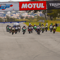 Triumph acelera na quarta etapa do MOTO1000GP em MG