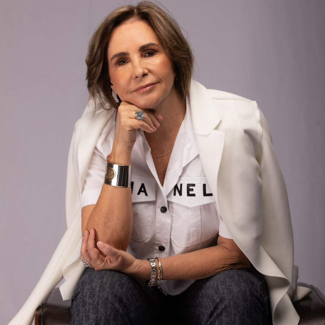 No momento, você está visualizando Meire Santos celebra 40 anos com livro e autógrafos na OM