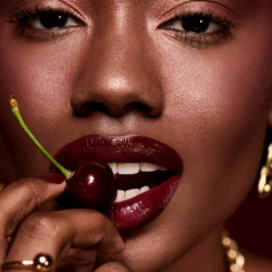 Catharine Hill amplia coleção Cherry Breeze para lábios