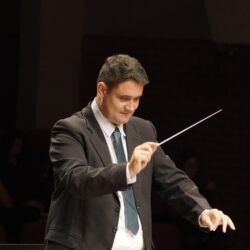 Banda Sinfônica realiza show gratuito no Teatro Basileu França