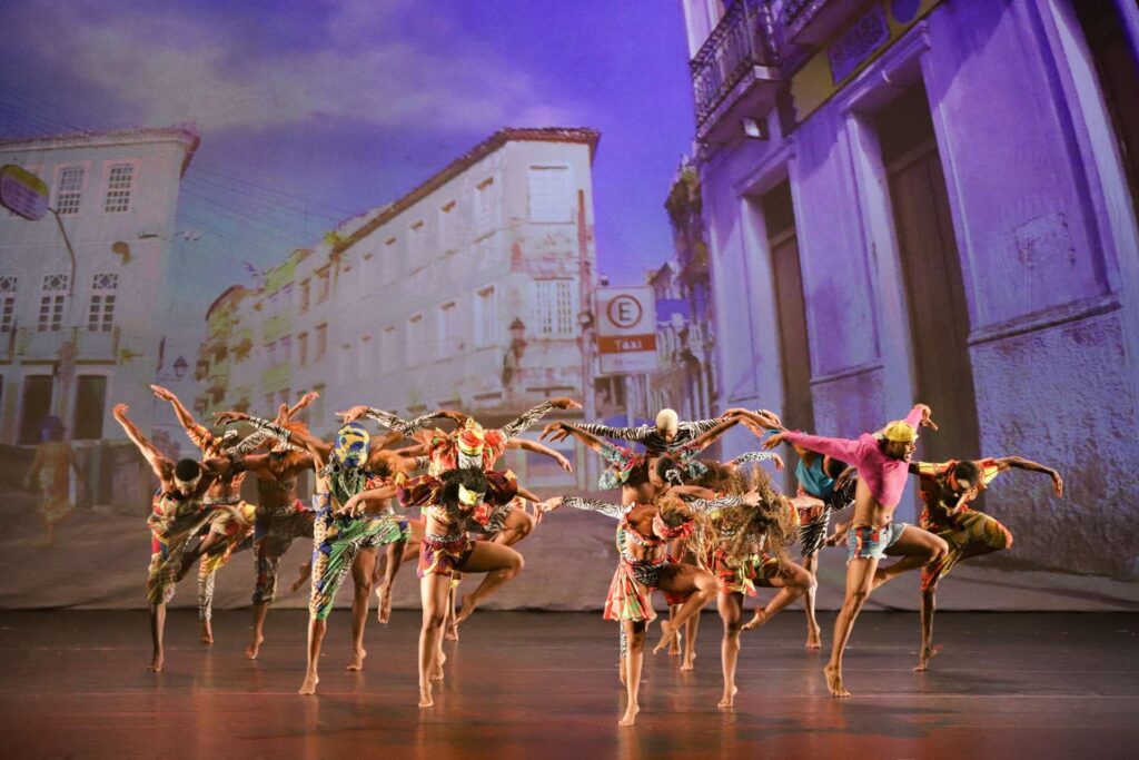 Balé Folclórico da Bahia celebra 37 anos em Goiânia