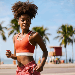 Morena Rosa lança coleção fitness ‘Soul de Verão’