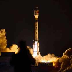 Geely lança 11 satélites e amplia mobilidade conectada