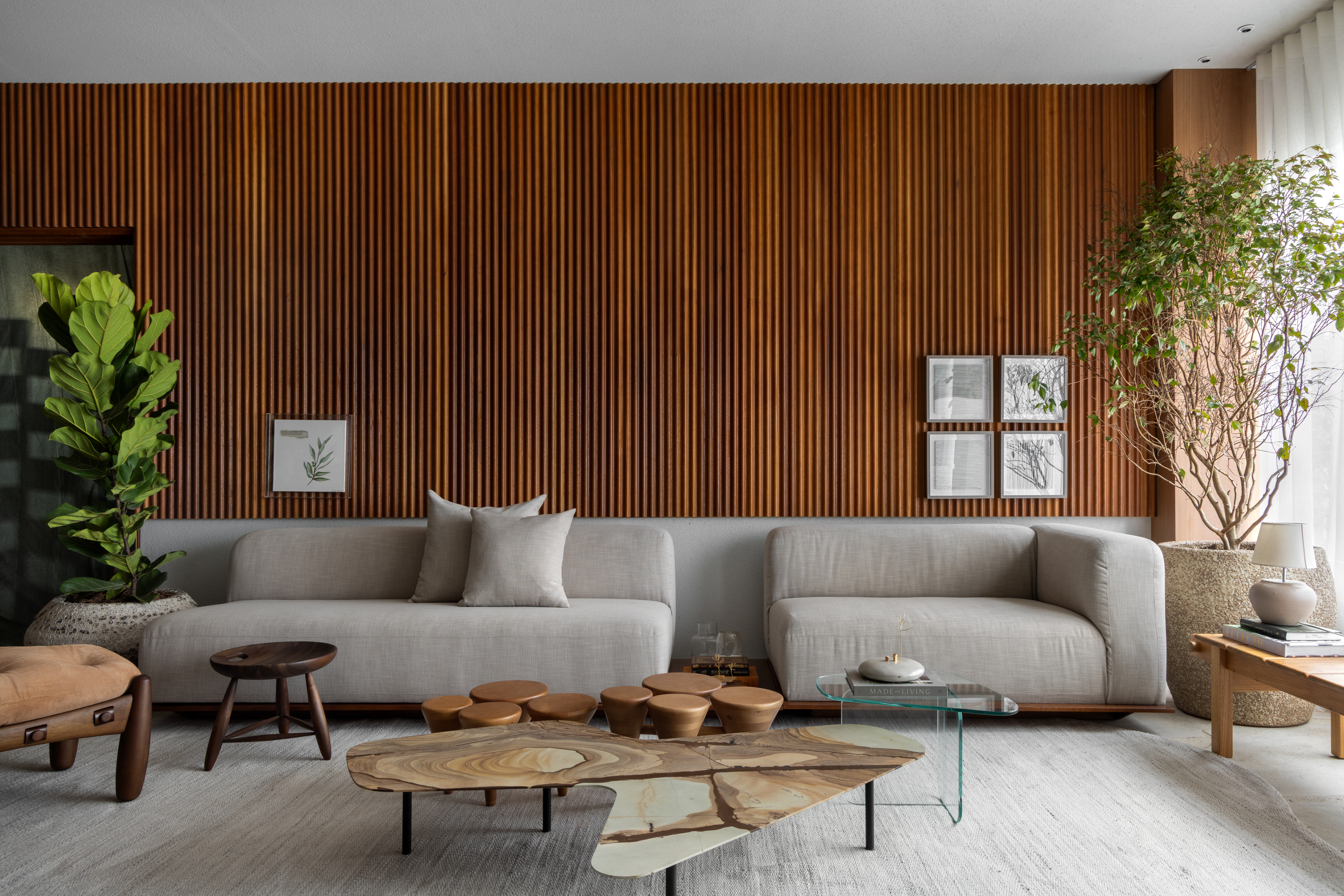 Living “Entre Tempos” une design sensorial e sustentabilidade