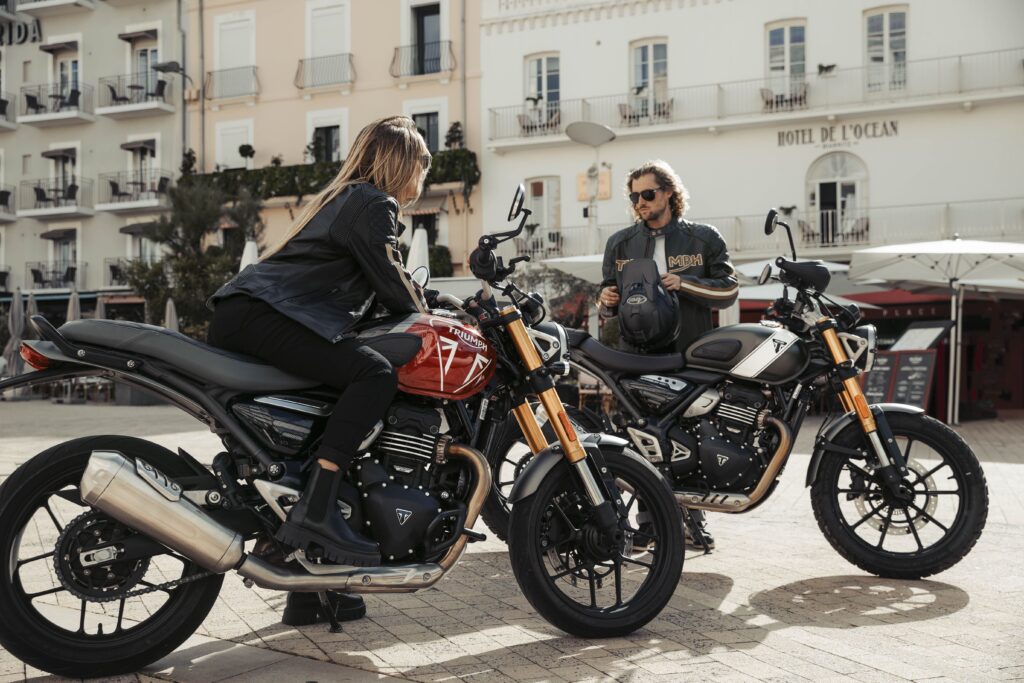 Triumph promove “400 Day” com experiências e vantagens