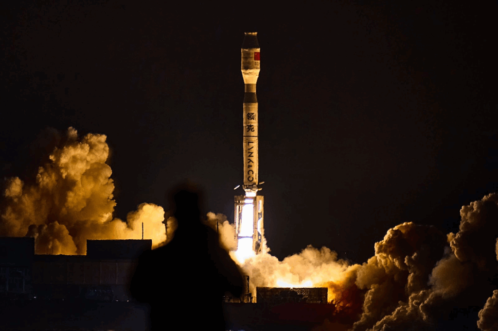 Geely lança 11 satélites e amplia mobilidade conectada