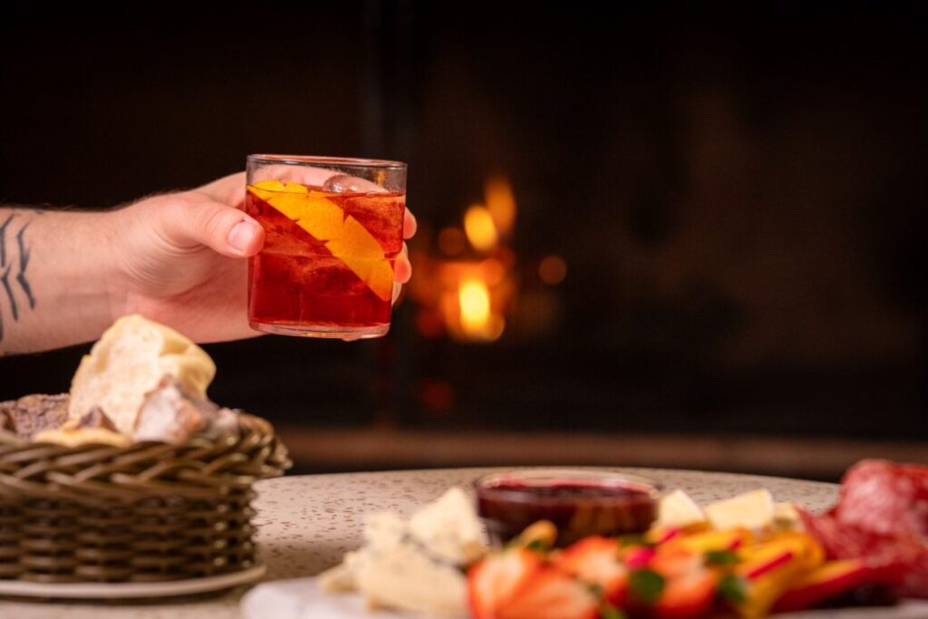 Hotéis Hilton Brasil criam drinks exclusivos para Negroni